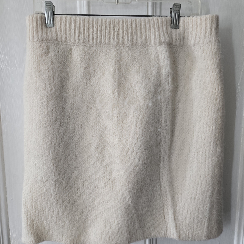 Gilli Soft Cream Mini Skirt